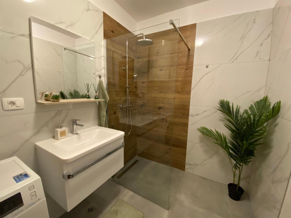 Apartments Sea View Split Bagian luar foto